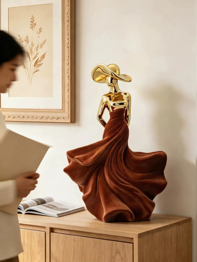 Luxury Home Decor Electroplating Flocked Figure